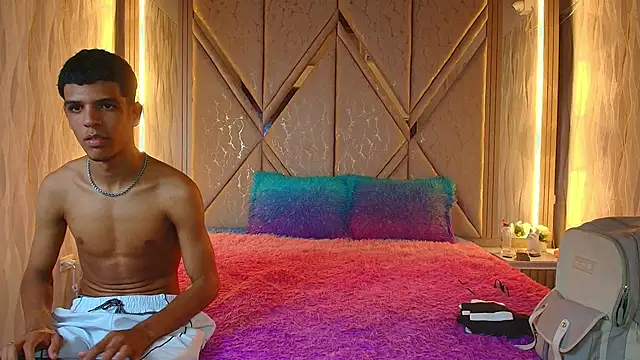 hotcouple_222 - Hotcouple_222's free webcam