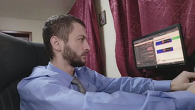 333Alone_in_theDark777