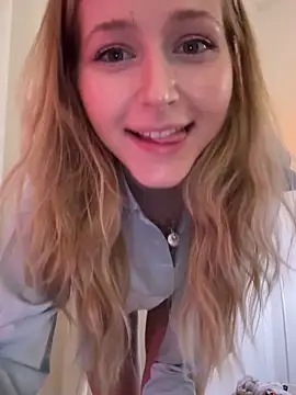 lunarase (F young) - hands bra