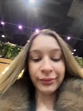 sashacatt (F young) - Masturbation completely naked 😈