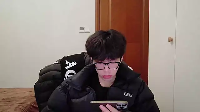 hangzi-0011 (M twink) - 新人刚开播 有喜欢的支持一下