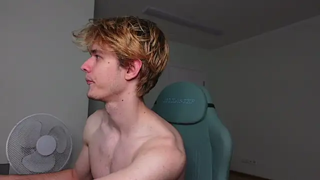 logan_fraser (M twink) - pay my rent ;D