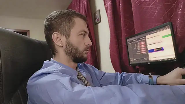 333alone_in_thedark777 (Ask my age) - a comfortable gaming chair