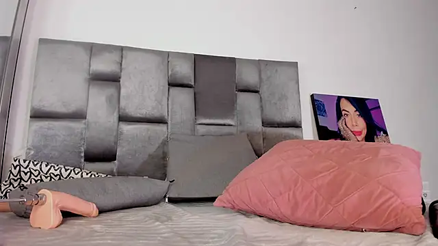 lia_johnsonn (F milf) - Oil in the tits and straw