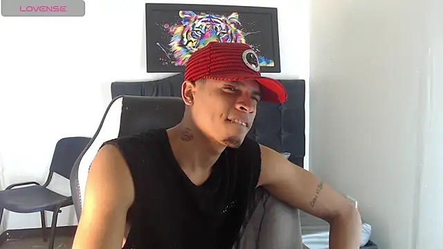 isaacas_ (M young) - azme happy with a cumshot