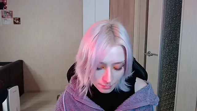 sophialur (F teen) - naked tummy