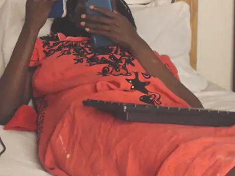 squirt_woman2 (Ask my age) - reach for fuck