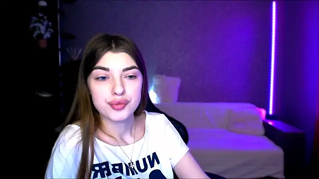 dianaa_lee0 (F young) - Hi)My name Diana! Im new here, lets fun)