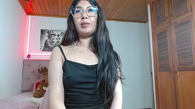 tifanny-squirt - Tifanny-squirt's free webcam - UK Sex Cams