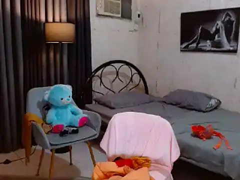 CumEaterLima live cam screenshot femaletranny from Philippines on Gratis Show – Free Live Cams