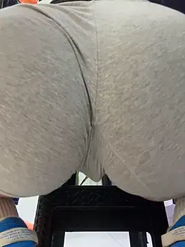 kim_monti (F young) - show hairy asshole +spank hard