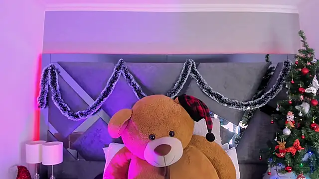 amberinihoffman (F young) - titfuck on the table