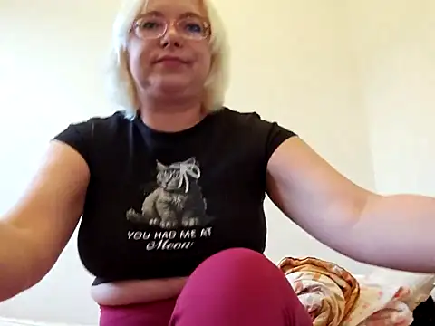 vikaking (F milf) - Boobs