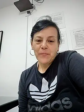 natasha_miilf (F milf) - Flash of boobs to my friend