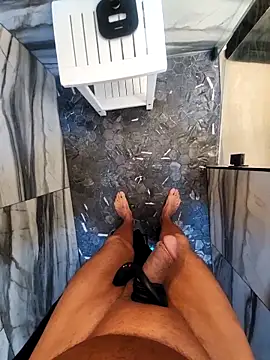 theclubist111 (M grandpa) - Tokens vibrate my cock and balls!