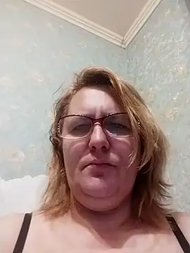 forest-lady (F milf) - Spank my pussy