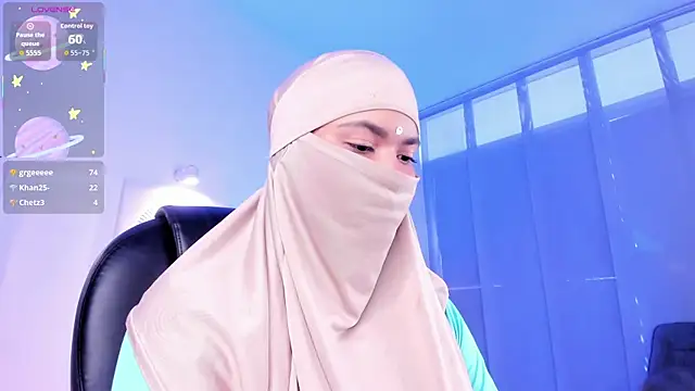 saray_halam (F young) - Handjob + spit