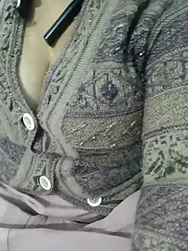 anjali-bhabhi (F milf) - New phone