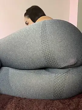 amelia_laurent (F young) - a finger in the ass 👉🍑