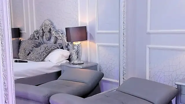 ivannaclaire (F young) - striptease