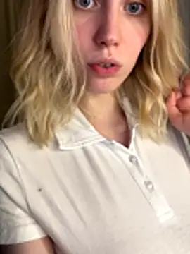 honeyray (Ask my age) - Bounce my boobs with pleasure:)123 fav