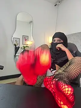 naomiii__ (F young) - fingers in the pussy