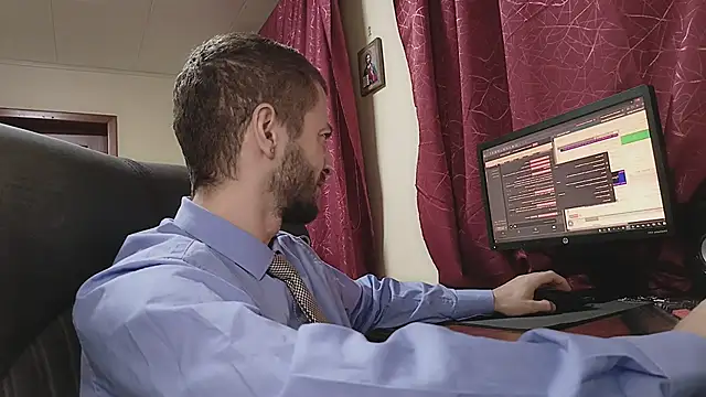 333alone_in_thedark777 (Ask my age) - a comfortable gaming chair