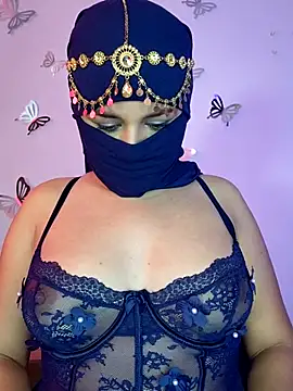 sahara1_ (F young) - oil show all over my naked body