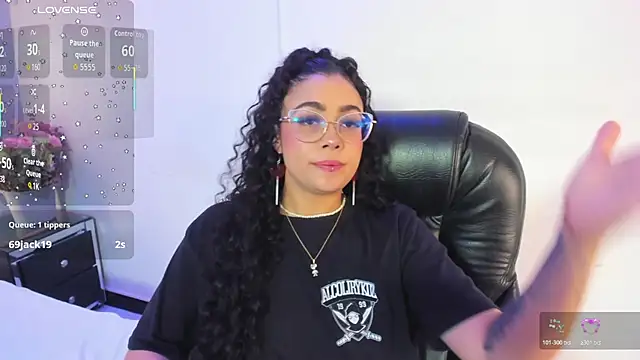 antonelllepiercee - Antonelllepiercee's free webcam - UK Sex Cams