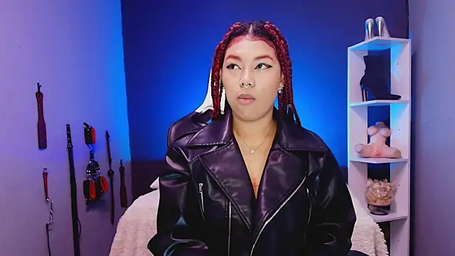 jadaroberts (F young) - show tits +clamps