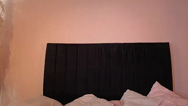 kassandra_james (F young) - shake it my ass in dildo