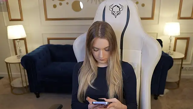 ewa_pearl (F teen) - show pussy