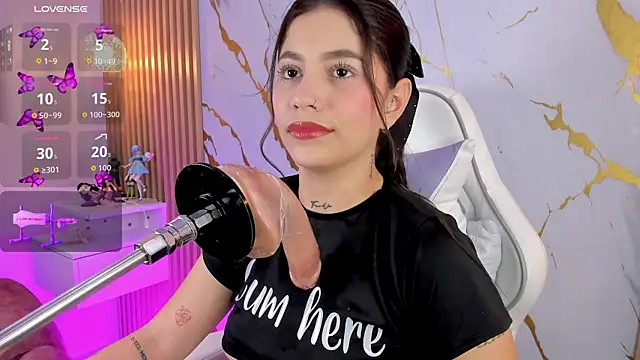 alissaowens_ (F young) - Oil in my tits