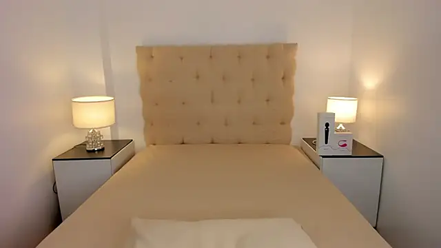 lovablexnaughty_lily (T teen) - lets make love and cum together