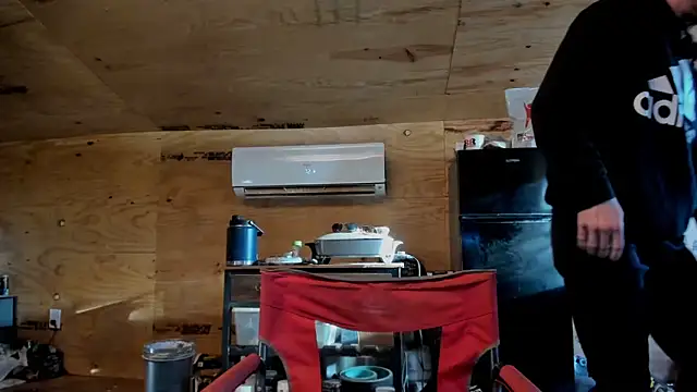 kenny_kyle (Ask my age) - naked 5 mins