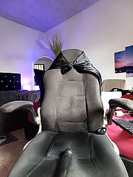 naughty_charly (M young) - MAKE ME FULL NAKED AND PLAY COCK