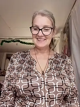 irinamaux (F mature) - make me happy