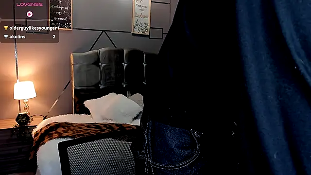 christopher_77 (M twink) - show big cum