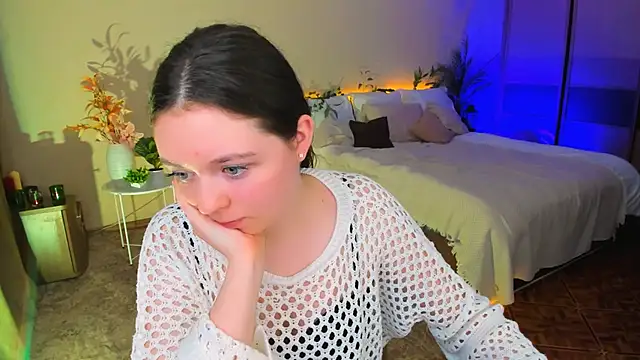 alluringlookk (F teen) - I turned 20 years old!