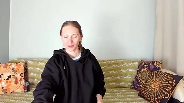 amalia_mio (F milf) - toy in ass