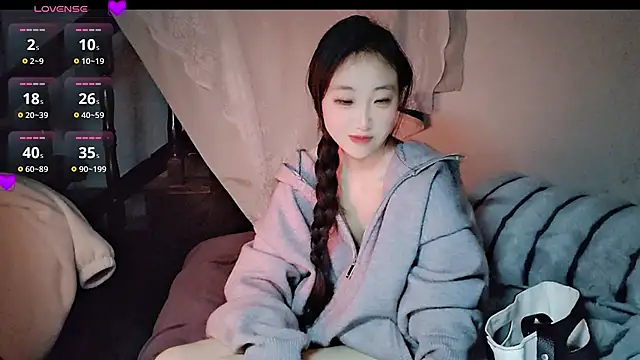 hyp0crite (F young) - 上空漏奶揉奶3分钟