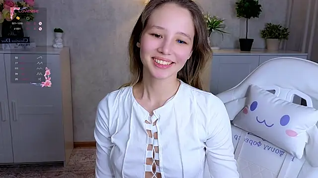 insaneinsomnia (F teen) - Remove hands and oil show with boobs