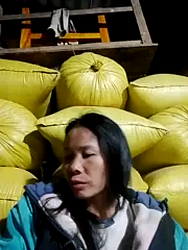 ana_hoa (F milf) - I am a poor girl. Please help me.