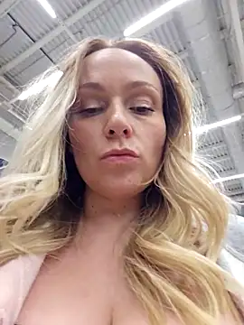 bondgirl_013 (F milf) - Squirt in changing roon