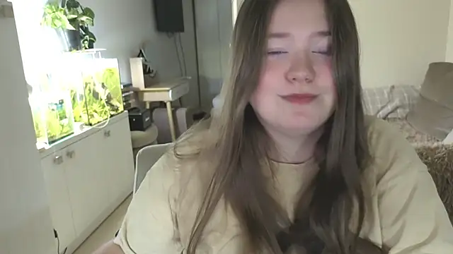 remirann_ (F young) - boobs and nipples tease and play