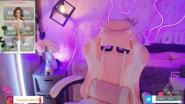 lucyanasilva (F milf) - Rub ass 😈