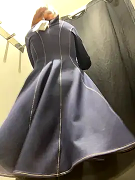 natakitten (F milf) - Hand in panties, rub clit in public 🚨