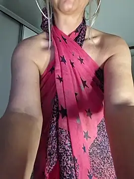 merlyn4 (F milf) - toy in pussy