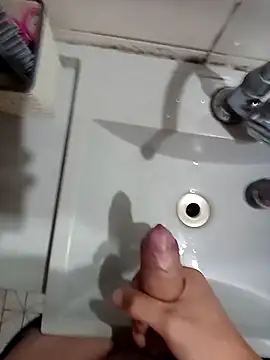 brutao_ (M young) - Ficar pelado no banheiro