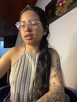 rosita_forever_ (F teen) - zoom pussy